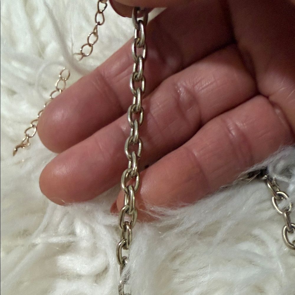 2 Cute Gold and Cream Floral Necklace - Picture 5 of 5